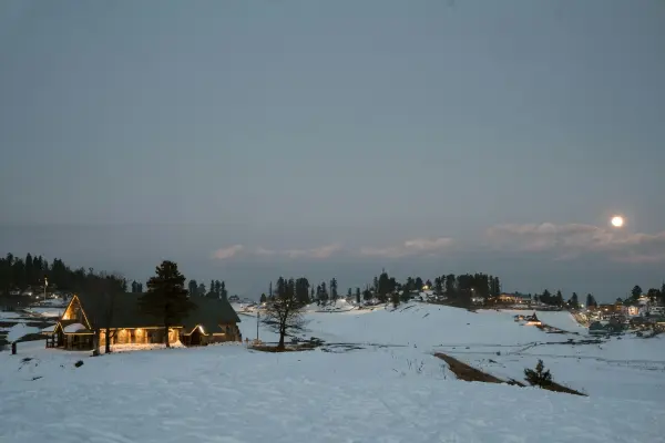 5 Nights / 6 Days Kashmir Honeymoon Package